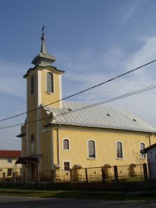  A cmerben lev hrom templom kzl a rmai katolikus 